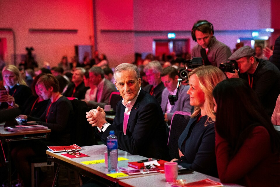 JULEGAVE: Ap får en julegave på vår siste måling før jul – de er over 25 prosent for første gang siden juni. Her partileder Jonas Gahr Støre, partisekretær Kjersti Stenseng og nestleder Hadia Tajik.(Foto: )