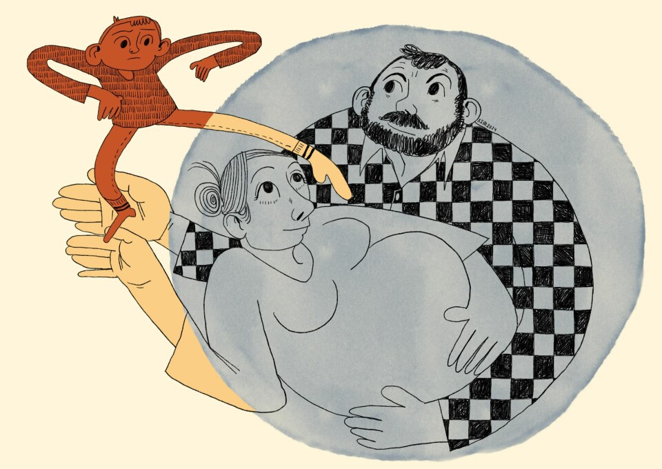 BABYBOBLA: Pappa og hans nye kone skal få deres første barn sammen. Kona er overlykkelig, men sønnen fra tidligere ekteskap tar det tungt og føler seg utenfor. Hva skal pappa gjøre? Illustrasjon: Kjersti Synneva Moen.(Foto: Kjersti Synneva Moen)