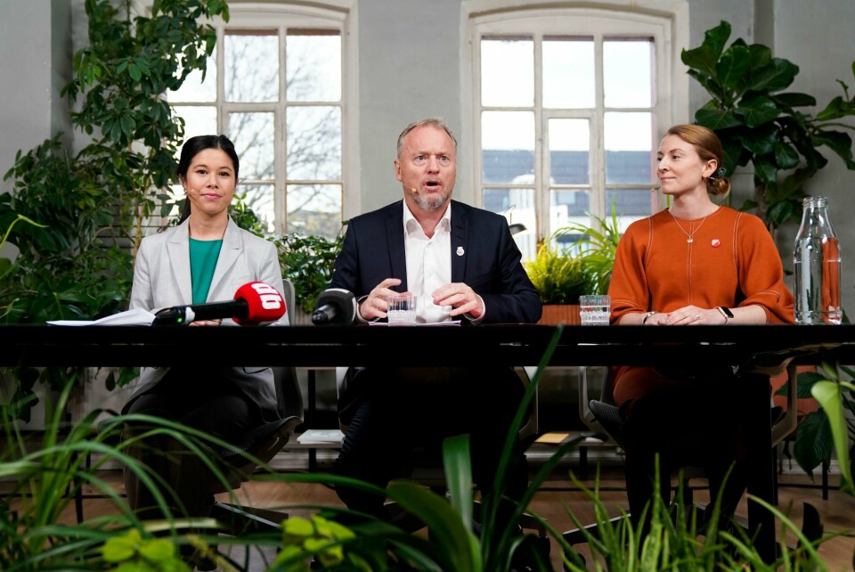 Ny byrådsplattform i OsloOslos byråd, ved Lan Marie Berg fra MDG (t.v.), Raymond Johansen fra Arbeiderpartiet og Sunniva Holmås Eidsvoll fra SV, la i oktober fram en politisk plattform der partiene ønsker å bruke anskaffelsesregelverket slik at Oslo kommune ikke kjøper varer og tjenester som er produsert på område okkupert.(Foto: Håkon Mosvold Larsen/NTB scanpix)