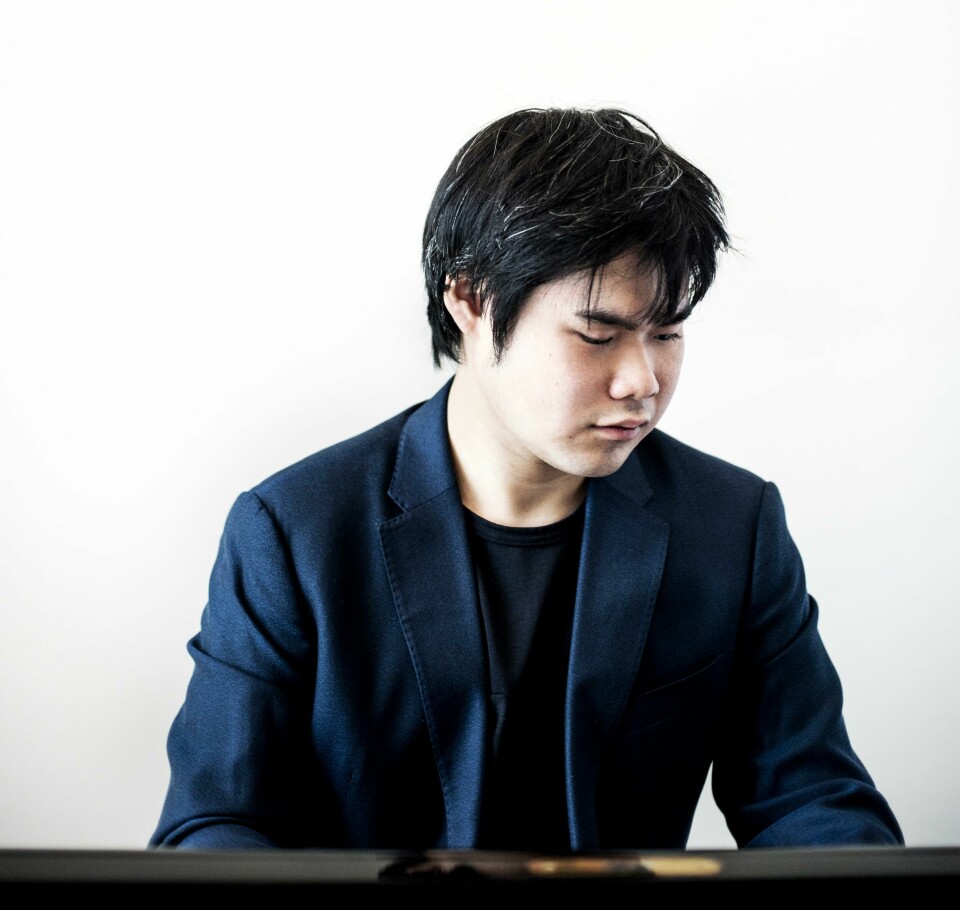Her er det lek, her er ømhet, men det er også mye nervøsitet. Dette barnet er ikke akkurat Pippi Langstrømpe, skriver Tore Hegdahl om Maurice Ravels musikk, spilt av pianist Nobuyuki Tsujii.(Foto: ©Giorgia Bertazzi)