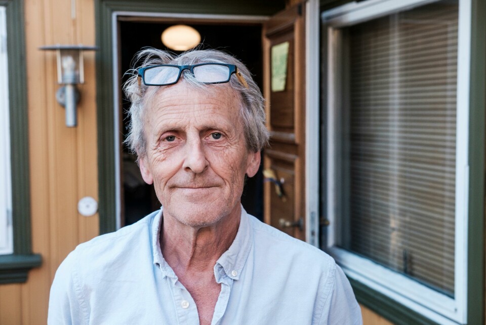 Anders Heger i Cappelen Damm mener dette åpner for et sett av tanker som er forleggeriet fremmed, og er overbevist om at det er flere ting til denne saken som ikke har kommet ut offentlig. Anders Heger bor med datteren, svigersønn og tre barnebarn. Han kalles gammern.