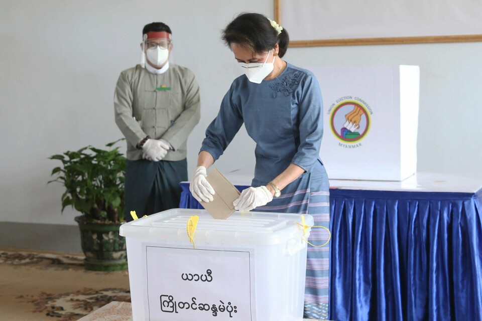 Statsoverhode i Myanmar Aung San Suu Kyi ligger an til gjenvalg i det unge demokratiet. Til tross for internasjonal kritikk for håndteringen av rohingya-folket, er hun svært populær i hjemlandet.