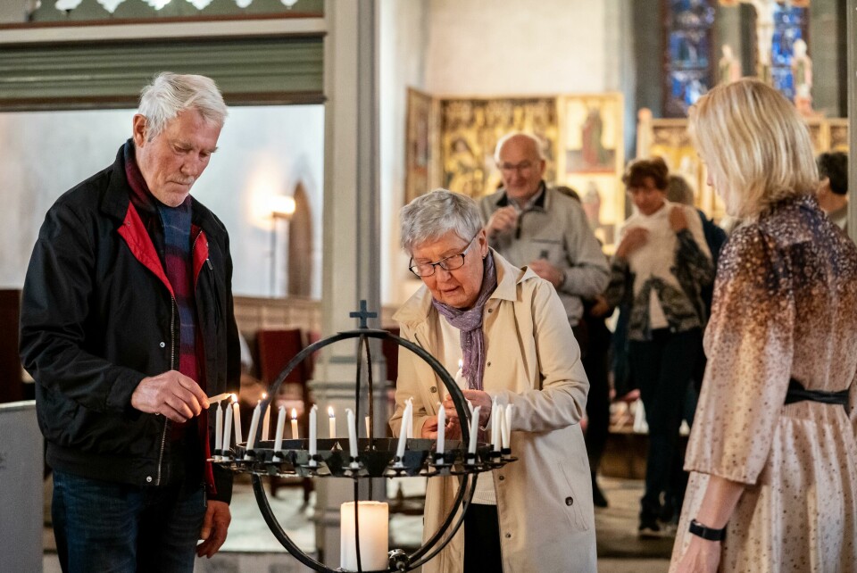 Det samskapende prosjektet i Trondenes kirke ble avsluttet med lystenning. Det samskapende prosjektet i Trondenes kirke ble avsluttet med lystenning.