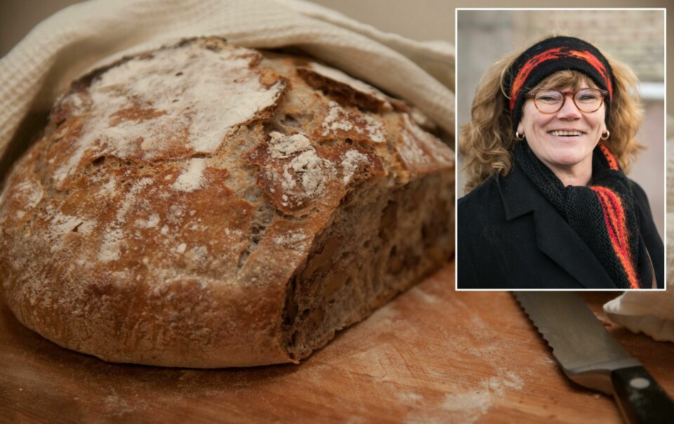 Merete Thomassen (bilde) har brukt dagene i lockdown til å lære seg kunsten å bake surdeigsbrød. Det er en krevende og ikke så rent lite bibelsk affære. Merete Thomassen (bilde) har brukt dagene i lockdown til å lære seg kunsten å bake surdeigsbrød. Det er en krevende og ikke så rent lite bibelsk affære.