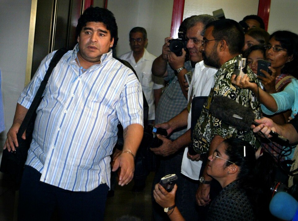 Argentine soccer legend Diego Maradona, left, arrives to Cuba to resume his drug rehabilitation in the outskirts of Buenos Aires, Monday, Sept. 20, 2004. Former soccer great Diego Maradona returned to Cuba on Monday to resume treatment for cocaine addiction after a relapse confined him to a psychiatric hospital in his native Argentina and sparked unsuccessful attempts by his family to keep him at home. (AP Photos/Christobal Herrera) Argentine soccer legend Diego Maradona, left, arrives to Cuba to resume his drug rehabilitation in the outskirts of Buenos Aires, Monday, Sept. 20, 2004. Former soccer great Diego Maradona returned to Cuba on Monday to resume treatment for cocaine addiction after a relapse confined him to a psychiatric hospital in his native Argentina and sparked unsuccessful attempts by his family to keep him at home. (AP Photos/Christobal Herrera)