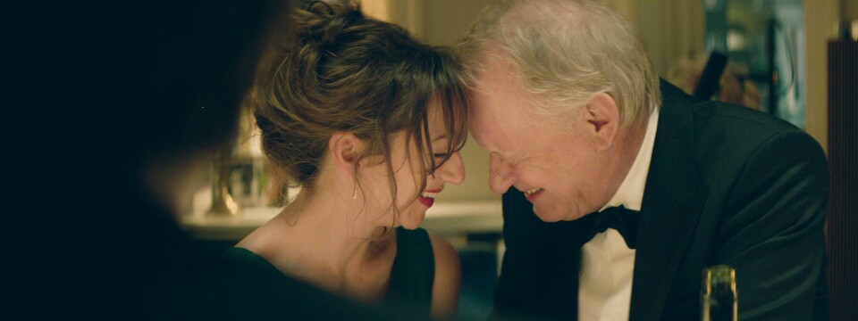 NY KRAFT: Det sterkeste med «Håp» er hvordan Tomas (Stellan Skarsgård) og dødssyke Anja (Andrea Bræin Hovig) finner tilbake til hverandre igjen, mente vår anmelder da vi anmeldte filmen tidligere i år. NY KRAFT: Det sterkeste med Håp er hvordan Tomas (Stellan Skarsgård) og dødssyke Anja (Andrea Bræin Hovig) finner tilbake til hverandre igjen.