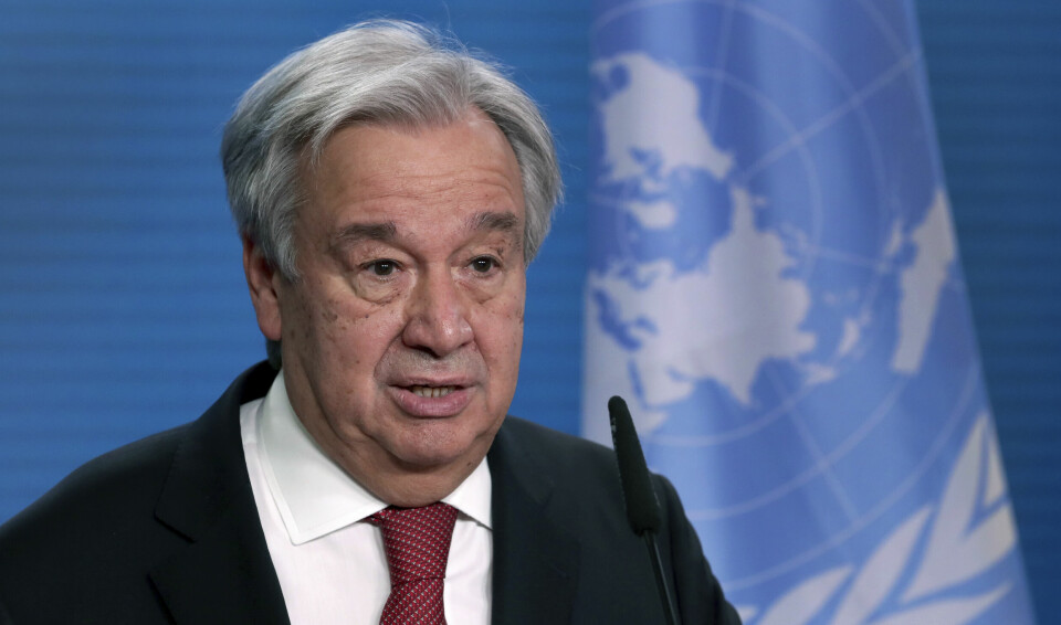 ADVARER: FNs generalsekretær António Guterres advarer om at verden er på vei mot 2,7 graders oppvarming. António Guterres sier det må kraftig lut til dersom det skal være mulig å nå målet om å begrense den globale oppvarmingen til 1,5 grader sammenlignet med førindustrielt nivå. Arkivfoto: Michael Sohn / AP / NTB