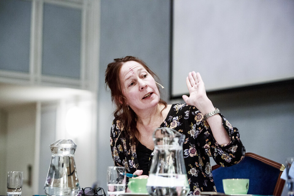 Anne Oterholm ledet en paneldebatt om litteraturpolitikk på Forfatterforeningens årsmøte. Hun er kritisk til hvordan forlagene presenterer bestselgerne sine. Foto: Adrian Nielsen