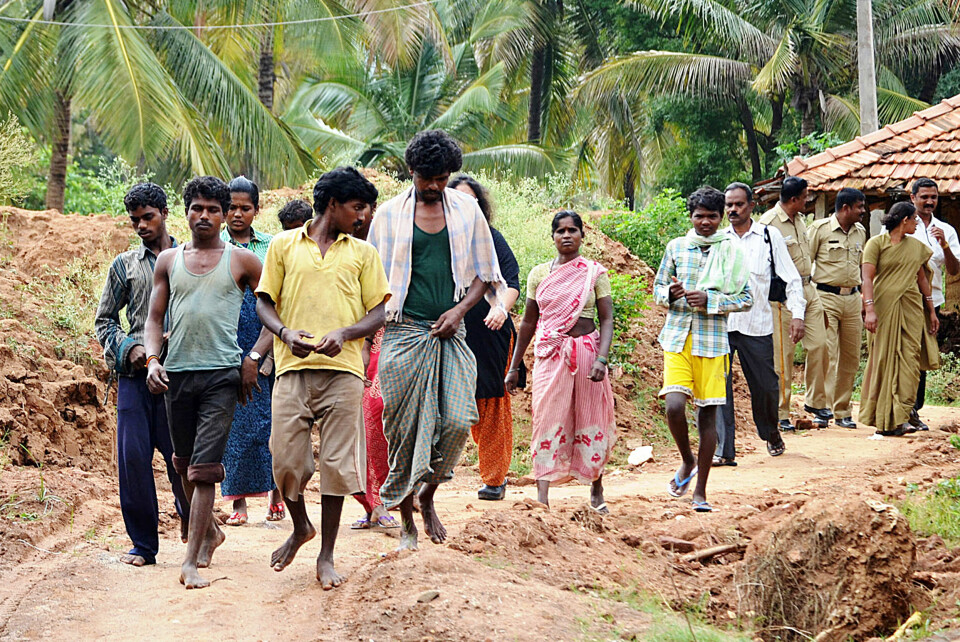 Endelig fri fra tvangsarbeidet i en mursteinsfabrikk i India. Året er 2012. Først nå i januar, fem år etter, er eieren blitt dømt. Den kristne organisasjonen, International Justice Mission (IJM), bidro til at slavearbeiderne ble satt fri. Evangelikale kristne i USA er sterkt engasjert i kampen mot menneskehandel. Foto: International Justice Mission