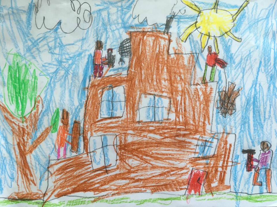 Daniel Fidjeland (6 år) fra Tingvatn har tegnet byggingen av Babels tårn og sendt inn sammen med mamma Kari Fidjeland.