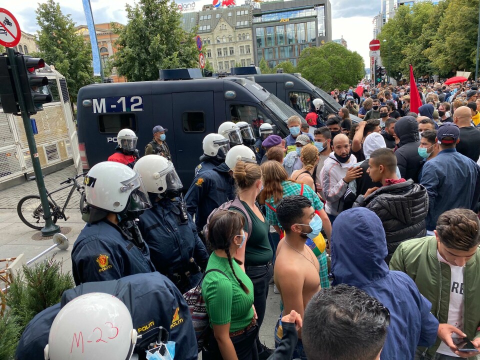 Demonstrasjon i Oslo: Sian-profil rev ut koransider ###