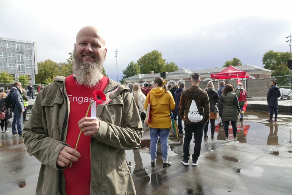 Leder i Rødt Hamar, Thore Johan Nærbøe er fornøyd med oppmøte på motarrangementet mot Sian. Foto: Kristin Askjer Lien Leder i Rødt Hamar, Thore Johan Nærbøe er fornøyd med oppmøte på motarrangementet mot Sian. Foto: Kristin Askjer Lien
