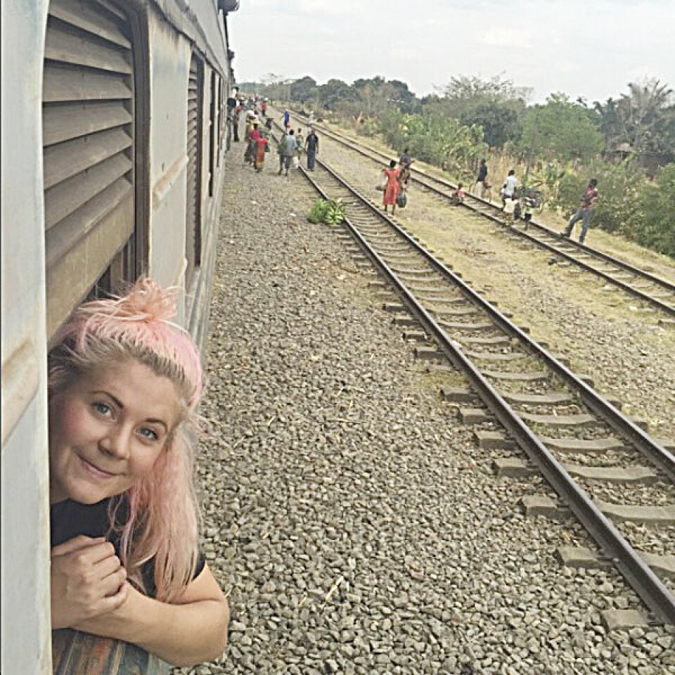 Nytt stopp!!! vet fortsatt ikke hvor jeg er, men det er fint her. Tenkte kanskje jeg skulle prøve å få meg noen friends her, men alle er skiikkelig zZZzZZz i trynet. Lang reise! #linejordarundt