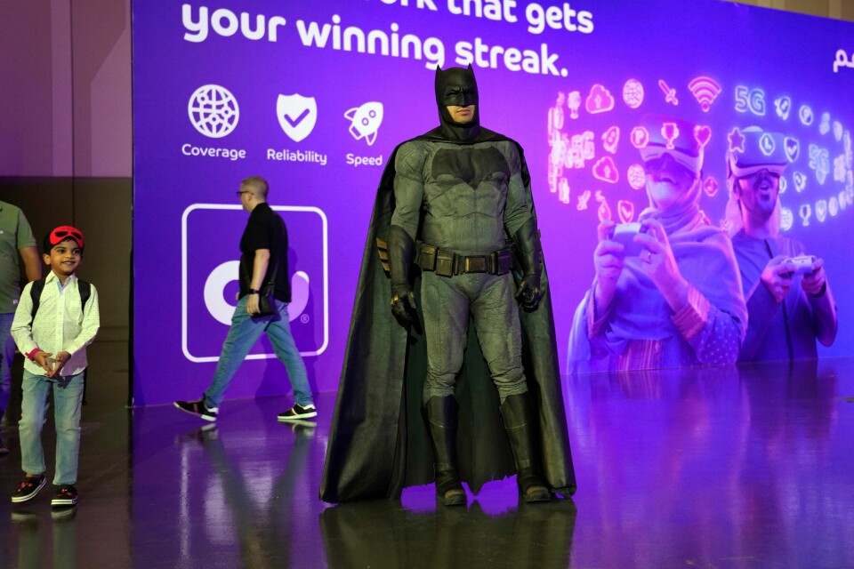 En gaming-fan kledd i Batman-kostyme på gaming-festival i Dubai i juni. En gaming-fan kledd i Batman-kostyme på gaming-festival i Dubai i juni. Foto: Kamran Jebreili / AP / NTB