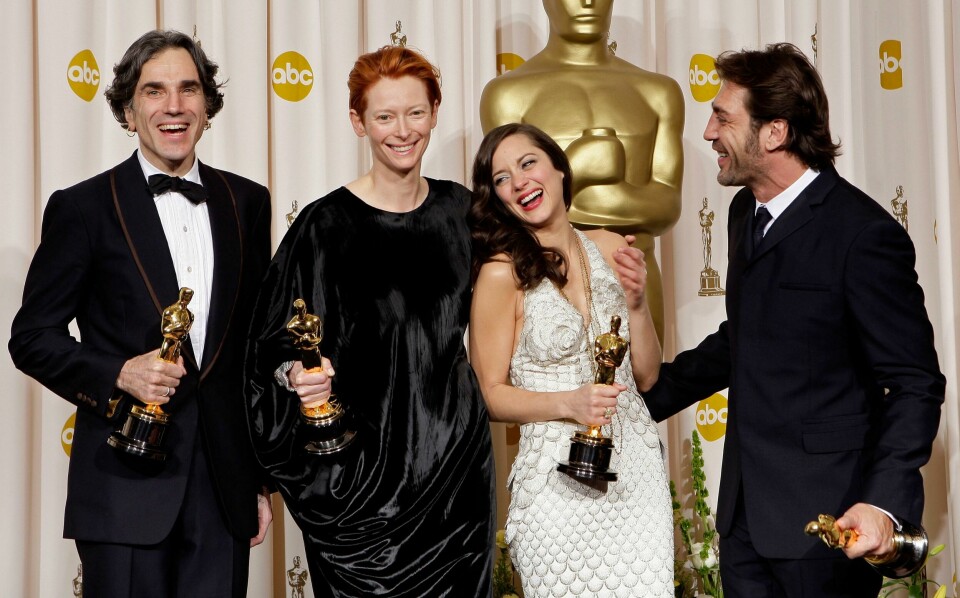 From left, British actor Daniel Day-Lewis poses with the Oscar for best actor for his work in 'There Will Be Blood,' British actress Tilda Swinton poses with the Oscar for best supporting actress for her work in 'Michael Clayton,' French actress Marion Cotillard poses with the Oscar for best actress for her work in 'La Vie en Rose,' and Spanish actor Javier Bardem poses with the Oscar for best supporting actor for his work in 'No Country for Old Men' at the 80th Academy Awards Sunday, Feb. 24, 2008, in Los Angeles.(AP Photo/Kevork Djansezian) From left, British actor Daniel Day-Lewis poses with the Oscar for best actor for his work in 'There Will Be Blood,' British actress Tilda Swinton poses with the Oscar for best supporting actress for her work in 'Michael Clayton,' French actress Marion Cotillard poses with the Oscar for best actress for her work in 'La Vie en Rose,' and Spanish actor Javier Bardem poses with the Oscar for best supporting actor for his work in 'No Country for Old Men' at the 80th Academy Awards Sunday, Feb. 24, 2008, in Los Angeles.(AP Photo/Kevork Djansezian)