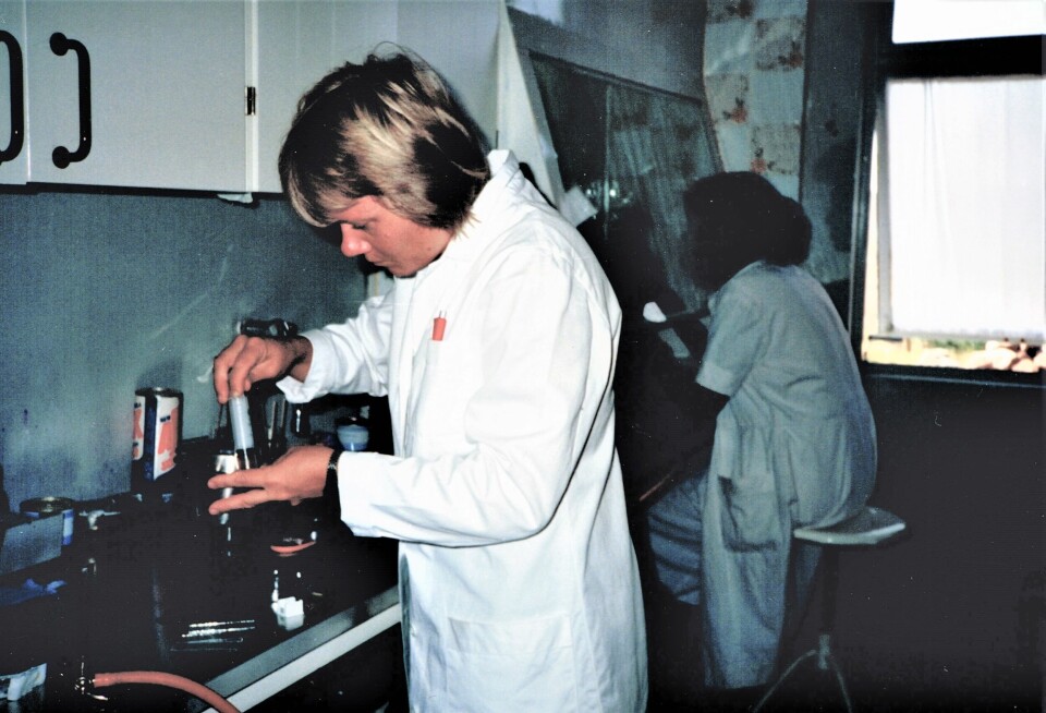 LABORATORIUM: Torunn Haukvik, seinare gift Minnesjord, jobba som bioingeniør under sine fyrste periodar i Etiopia. Her er ho på labben ved sjukehuset i byen Arba Minch, sør i landet. Torunn Haukvik Minnesjord på laben i Arba Minch.
