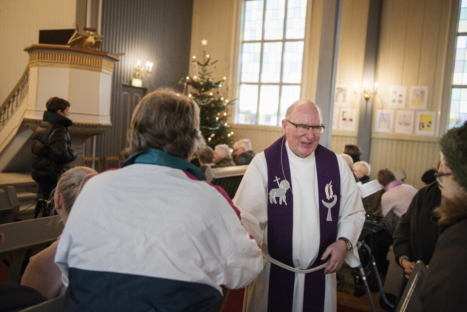 Det har vært et vanskelig år for menigheten. Nå vil Gaute Ørgreid Rasmussen bruke julegudstjenesten til å snakke om den smittende gleden juleevangeliet forteller om. Foto: Marie Von Krogh