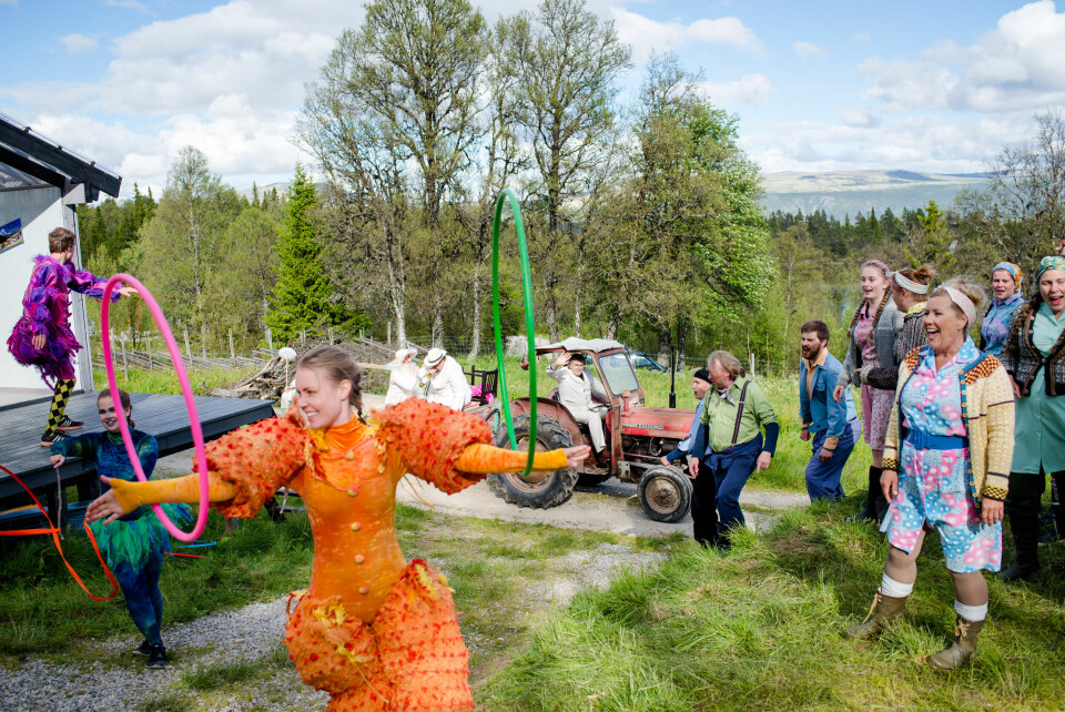 Produksjonene er blitt gradvis større år for år, og er de siste årene utvidet med dansere og operakor.