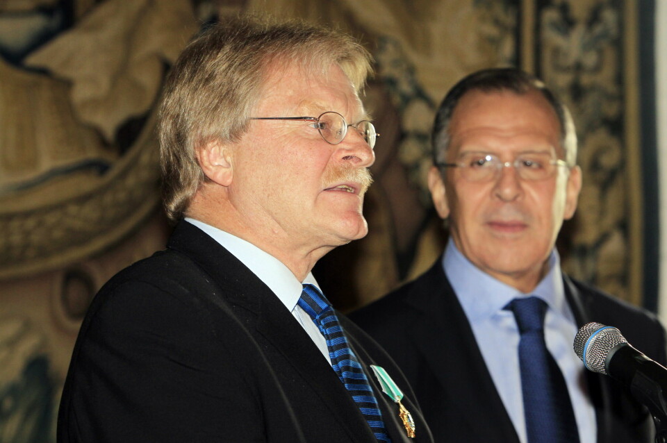 PRIS: I 2011 fekk Noregs tidlegare ambassadør til Russland Øyvind Nordsletten (til venstre) tildelt Russlands Vennskapsorden av Russlands utanriksministar Sergej Lavrov. g