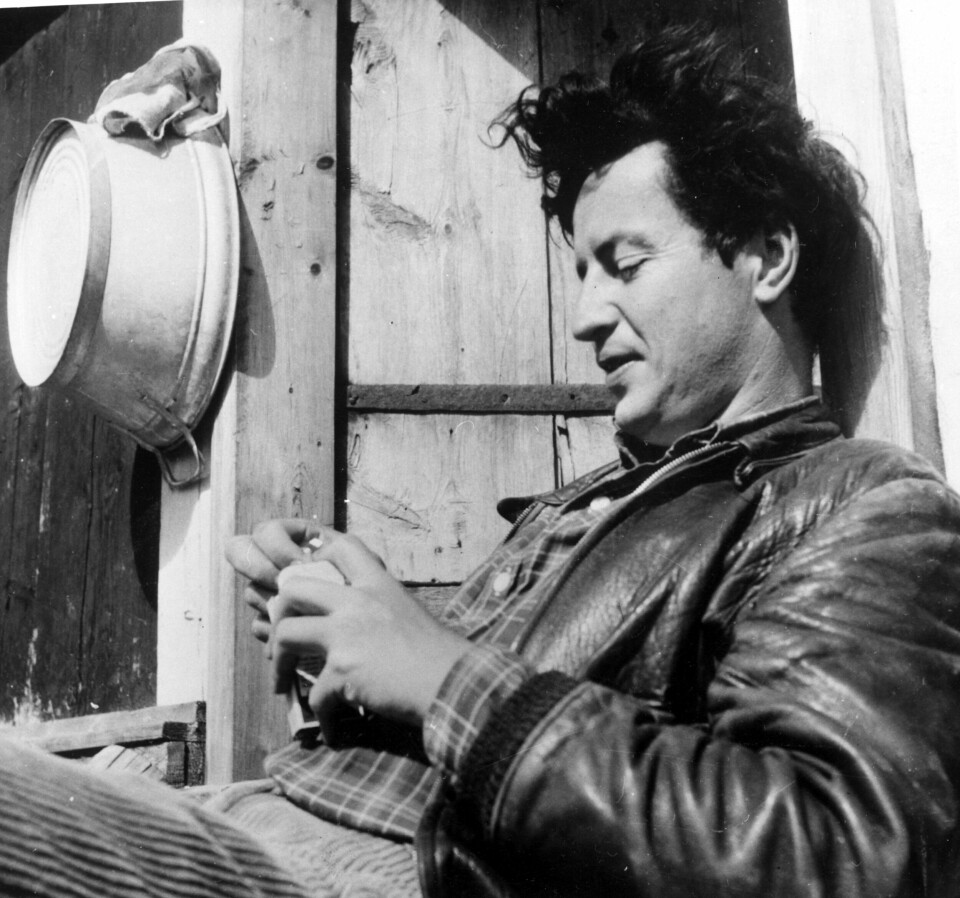 Jens Bjørneboe i 1955, samme år som 'Jonas' kom ut. Foto: NTB.