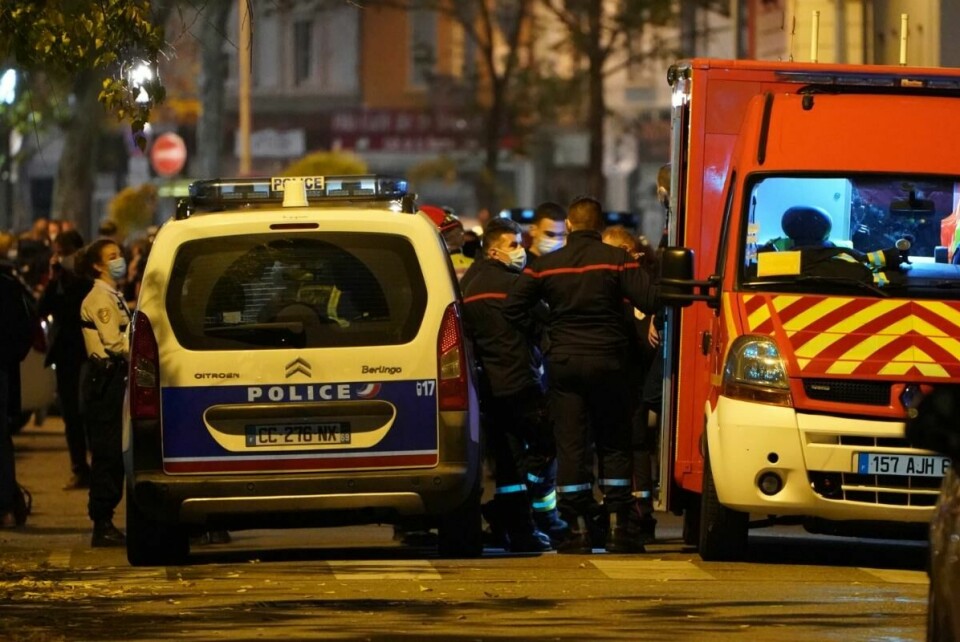 Politiet jobber på stedet i Lyon der en prest ble skutt lørdag. Politiet jobber på stedet i Lyon der en prest ble skutt lørdag.