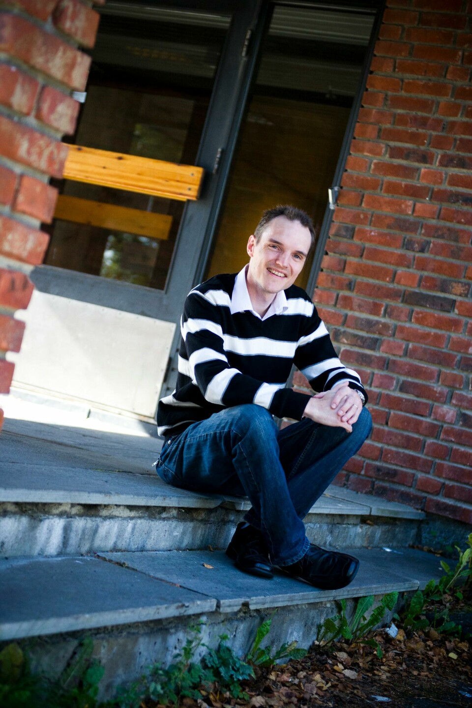 Som studiogjest i NRK Urix onsdag uttrykte KrF-politiker Simon Friis Larsen støtte til president Donald Trump og mente at KrF kan lære av ham. Oslo International Bible College Regnbuen OIBC
September 2013, Simon Friis Larsen har nylig blitt ny rektor her.