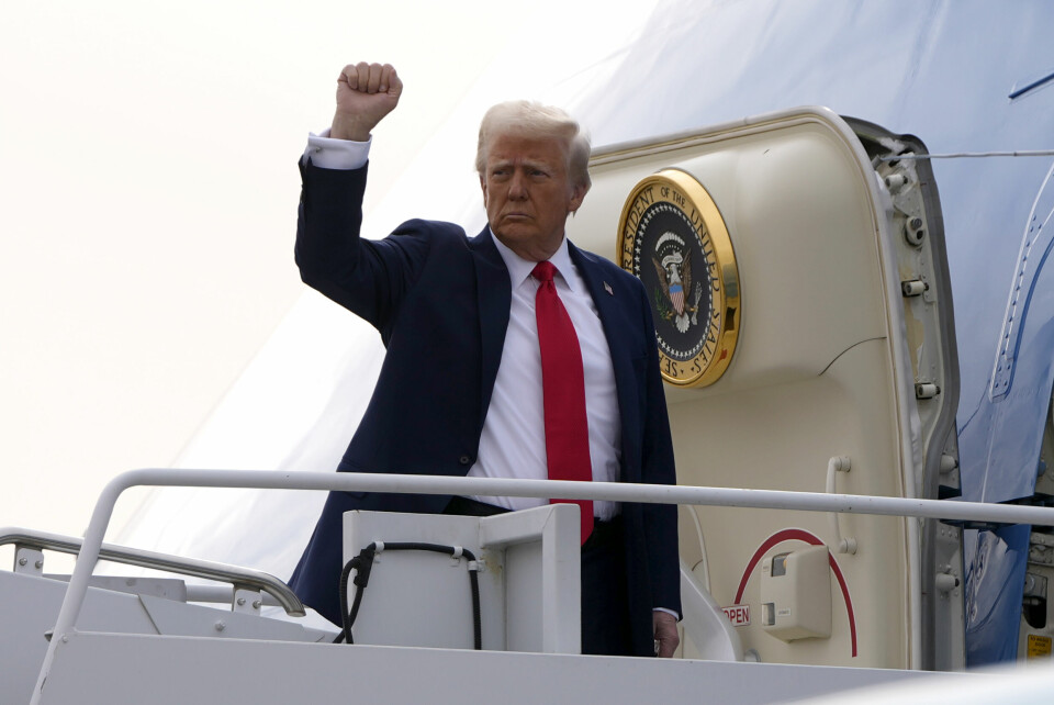 Donald Trump har opphevet stansen i leveransene av 900-kilos bomber til Israel. Donald Trump har ifølge nettavisen Axios opphevet leveringsstansen for 900-kilos bomber til Israel. Foto: Mark Schiefelbein / AP / NTB