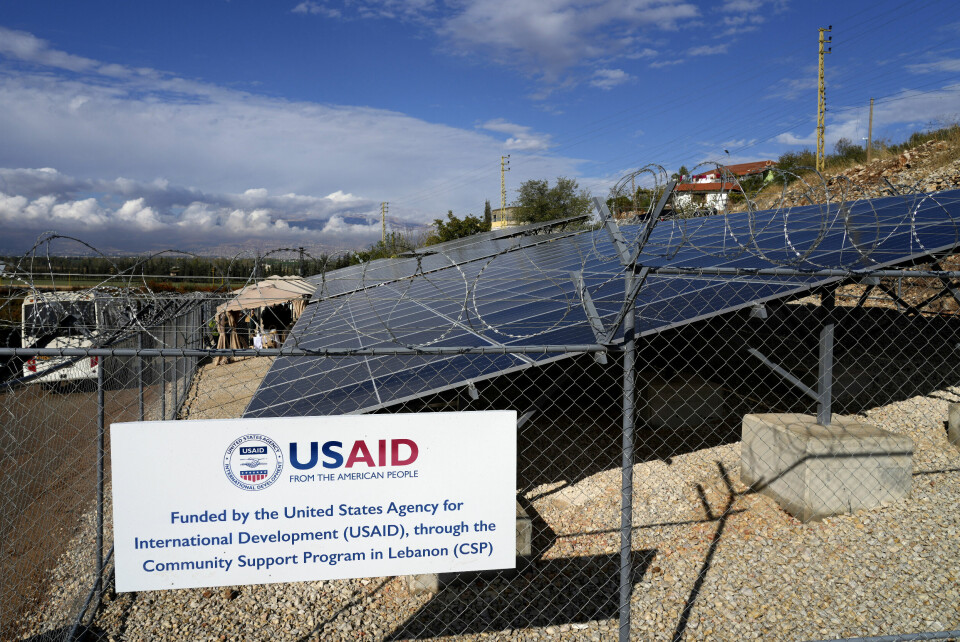 Solcellepanel finansiert av USAID gir energi til en grenselandsby mellom Libanon og Syria. Arkivfoto: Bilal Hussein / AP / NTB Solcellepanel finansiert av USAID gir energi til en grenselandsby mellom Libanon og Syria. Arkivfoto: Bilal Hussein / AP / NTB
