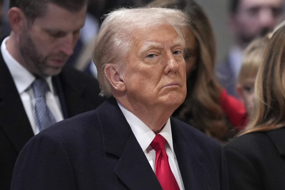 Biskop Mariann Edgar Buddes preken falt i dårlig smak hos president Donald Trump som satt med steinansikt i store deler av gudstjenesten. Foto: Evan Vucci / AP / NTB Allerede på første dag i jobben valgte Donald Trump å trekke USA ut av Parisavtalen. Foto: Evan Vucci / AP / NTB