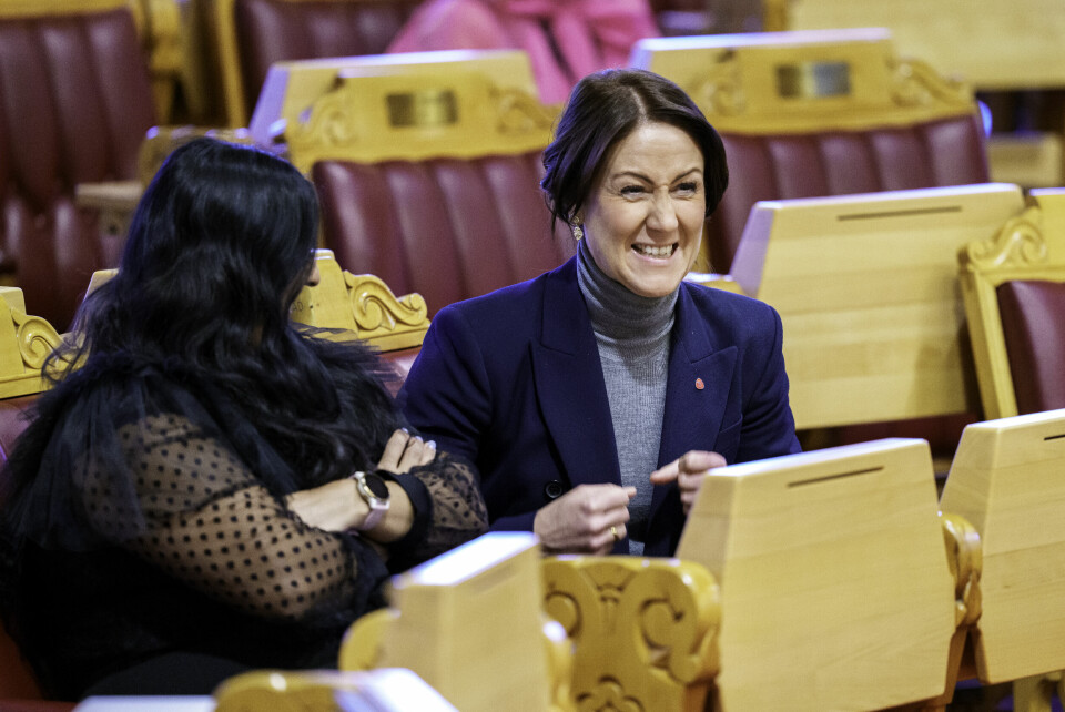 FORSLAG: – Det er veldig mange ressurssterke seniorer i norsk arbeidsliv som vi trenger, sier arbeids- og inkluderingsminister Tonje Brenna (Ap). Hun vil øke aldersgrensen i hele arbeidslivet til 72 år. Arbeids- og inkluderingsminister Tonje Brenna (Ap). Foto: Cornelius Poppe / NTB