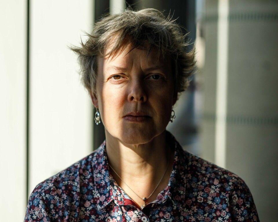 UTE OG HJEMME: – Mange ganger har jeg følt at Norge er mer forståelsesesfulle overfor urfolk internasjonalt enn når man møter deres undersåtter på regionalt nivå. For da står kampene på andre arenaer. Da er det mer kamp om arealer, for å si det sånn, sier Gunn-Britt Retter. Ellinor Utsi og Thoralf Henriksen i Finnmark. Rásttigáisá og Nordkyn. Verdenssynet, samisk kultur og livsstil, og naturkrisen.