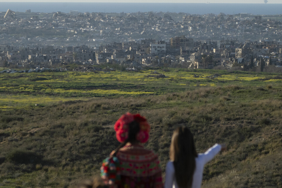 Et bilde av Gazastripen tatt fra Sør-Israel søndag. Foto: Leo Correa / AP / NTB Et bilde av Gazastripen tatt fra Sør-Israel søndag. Foto: Leo Correa / AP / NTB