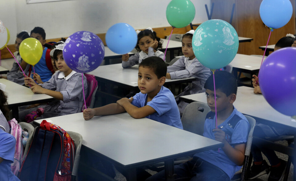 FNs hjelpeorganisasjon for palestinske flyktninger (Unrwa) har helt siden 1949 drevet skoler og helseklinikker på Gazastripen (bildet) og Vestbredden. Nå har Israel forbudt FN-organisasjonen. Foto: AP / NTB FNs hjelpeorganisasjon for palestinske flyktninger (Unrwa) har helt siden 1949 drevet skoler og helseklinikker på Gazastripen (bildet) og Vestbredden. Nå har Israel forbudt FN-organisasjonen. Foto: AP / NTB