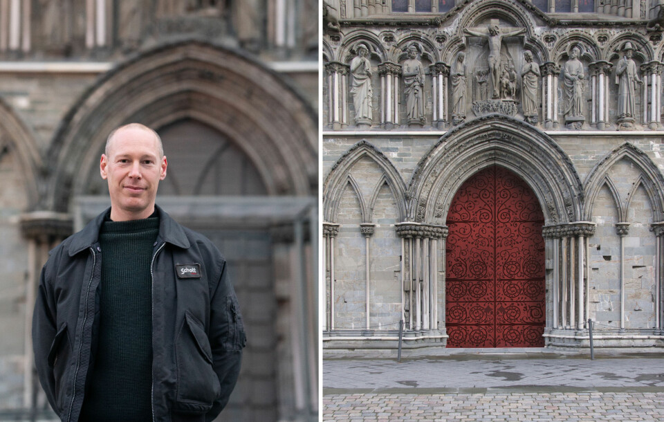 Han lager nye dører til vestfronten av Nidarosdomen: Den danske kunstneren Fredrik Tydén med sitt vinnerforslag. Foto: NDR / Handout / NTB Han lager nye dører til vestfronten av Nidarosdomen: Den danske kunstneren Fredrik Tydén med sitt vinnerforslag. Foto: NDR / Handout / NTB