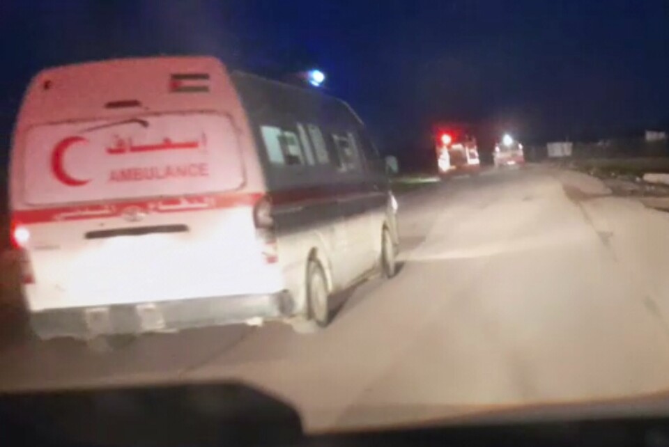 Videoen viser at ambulansene var tydelig merket og hadde sirener og blålys på, stikk i strid med hva Israel har hevdet. Skjermdump fra videoen som også Røde Halvmåne offentliggjorde lørdag. Foto: Røde Halvmåne via AP / NTB Bildet fra en video viser at ambulansene var tydelig merket og hadde sirener og blålys på, stikk i strid med hva Israel har hevdet. Skjermdump fra videoen som også Røde Halvmåne offentliggjorde lørdag. Foto: Røde Halvmåne via AP / NTB
