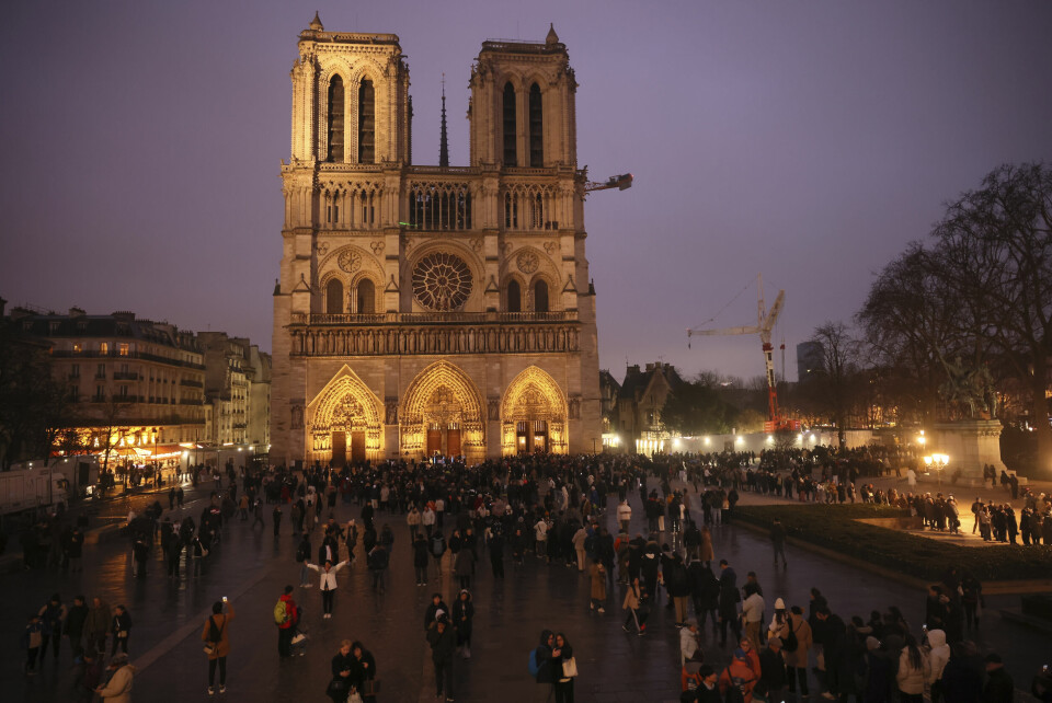 Notre-Dame holdt julemesser for første gang på fem år julaften. Foto: Thomas Padilla / AP / NTB Notre-Dame holdt julemesser for første gang på fem år julaften. Foto: Thomas Padilla / AP / NTB