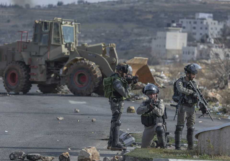 Oljefondet har store investeringer i Caterpillar, som leverer bulldosere og gravemaskiner til den israelske hæren. Foto: AP / NTB Oljefondet har store investeringer i Caterpillar, som leverer bulldosere og gravemaskiner til den israelske hæren. Foto: AP / NTB