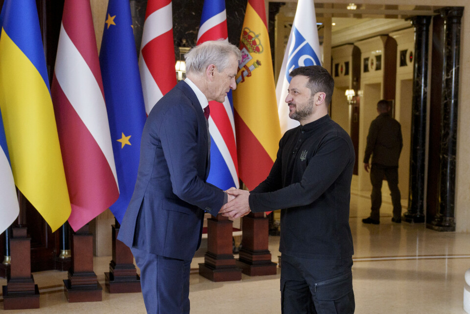 Statsminister Jonas Gahr Støre sammen med Ukrainas president Volodymyr Zelenskyj før toppmøtet Kyiv på treårsdagen for den russiske invasjonen.