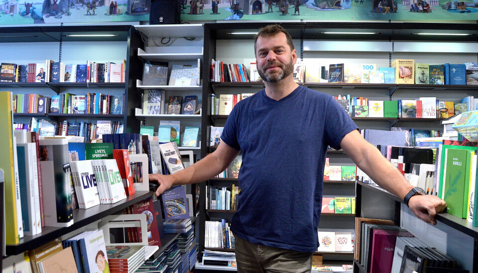 SER INGEN KRISE: Folk leser og etterspør kristne bøker og oppbyggelig litteratur i samme grad som før, ifølge forlagssjef Arne Reinertsen i forlagshuset Lunde