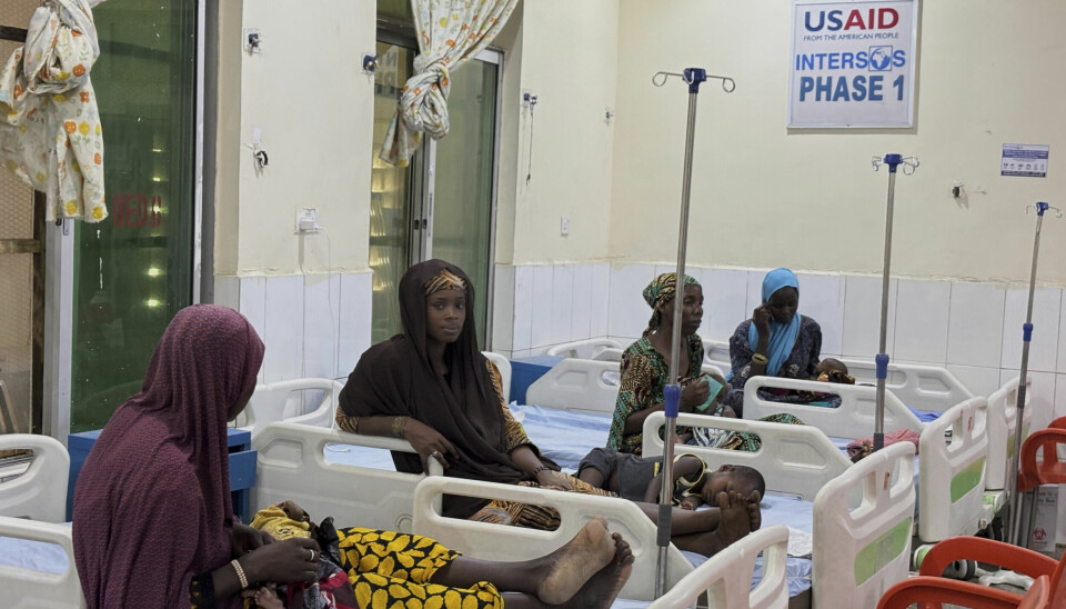 ALENE: Den italienske hjelpeorganisasjonen Intersos er nå alene om å hjelpe underernærte barn ved denne klinikken i Maiduguri i Nigeria. USAID har trukket seg ut. ALENE: Den italienske hjelpeorganisasjonen Intersos er nå alene om å hjelpe underernærte barn ved denne klinikken i Maiduguri i Nigeria. USAID har trukket seg ut.