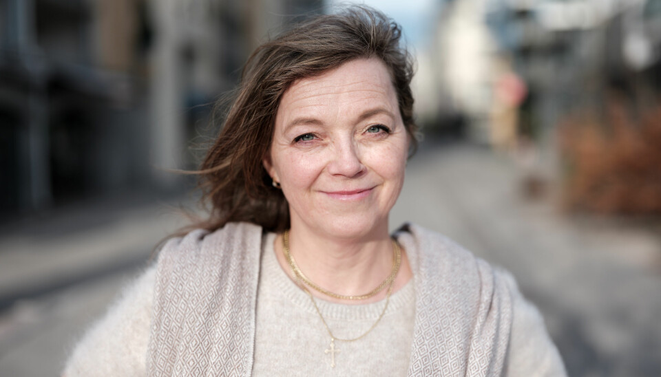 Eivor Oftestad mener forskningen argumenterer ut ifra en sirkelargumentasjon.