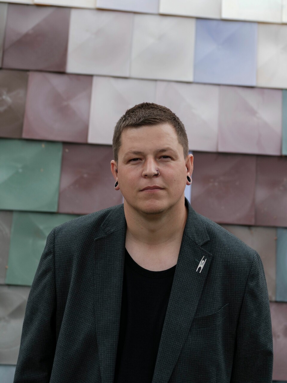 SEREMONIROM: – Det er legitimt om kyrkja ønskjer å vere for eigne medlemmar, men då kan dei gje ansvaret for seremonirom og gravplassar tilbake til kommunane, seier Christian Lomsdalen, leiar i Human-Etisk Forbund.