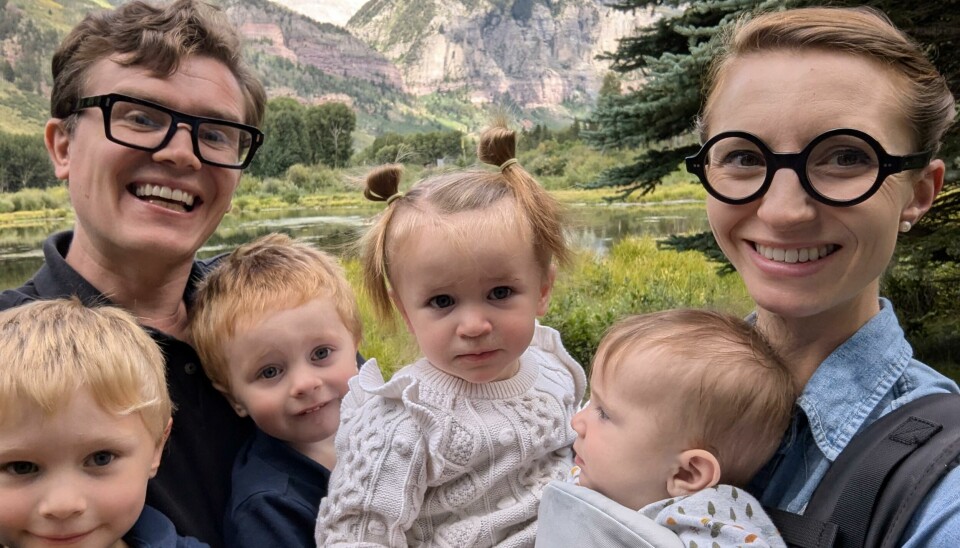 BARNERIKE: Simone og Malcolm Collins har fire barn og et femte på vei. De planlegger å få nye barn helt til Simones kropp ikke tåler nye keisersnitt. Da vil de vurdere kunstig livmor.