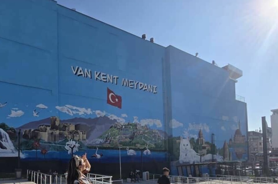 INN I TYRKIA: Kordpour forteller om stor lettelse da hun krysset den tyrkiske grensen, her i byen Van.