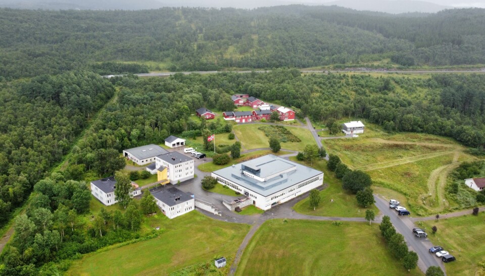 FOLKEHØGSKOLE: Sommerleir i Nord-Norge finner sted på den gamle Nord-Norge Folkehøgskole i Evenskjer.